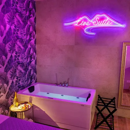 Live Suite Napoli Exterior photo